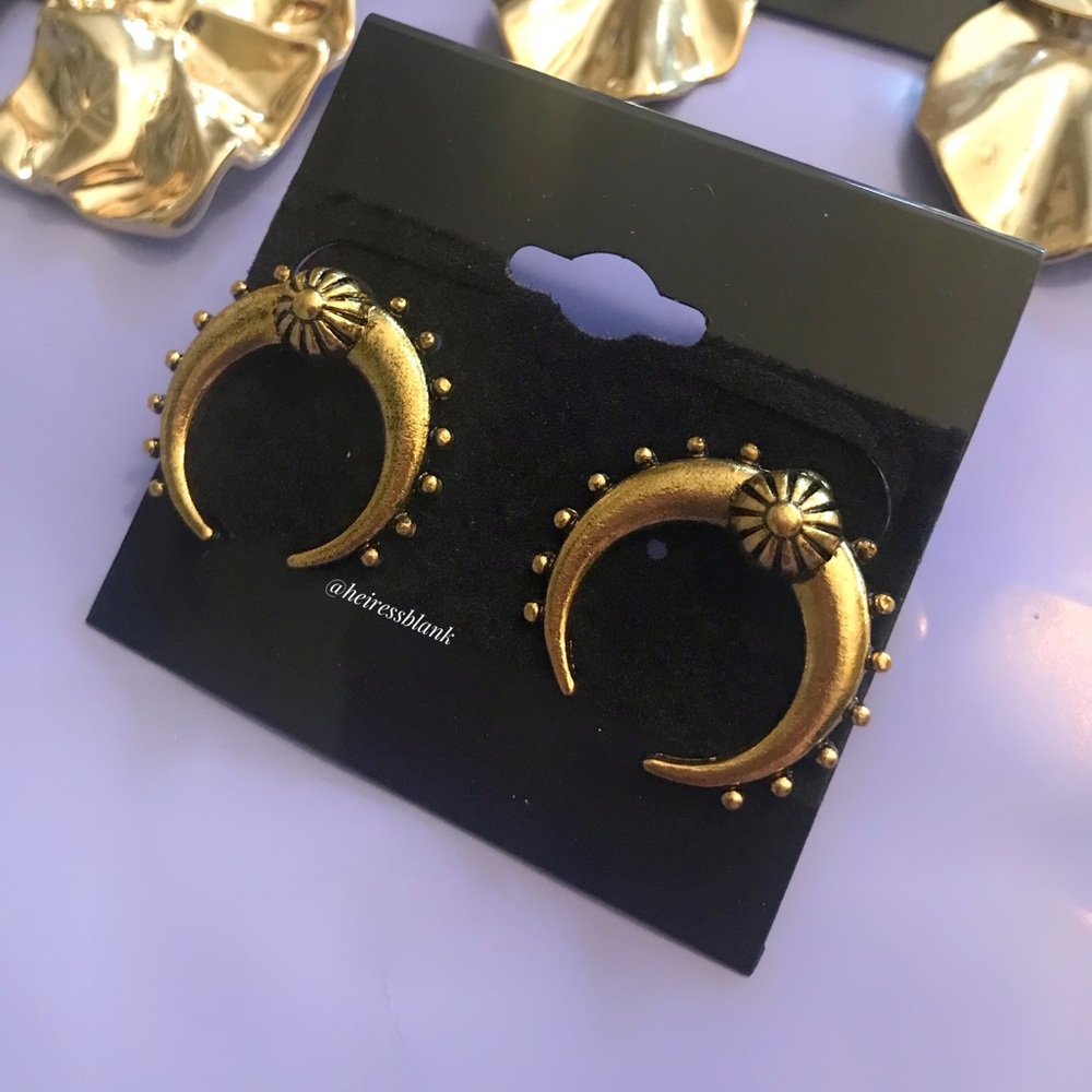 vintage gold rebel earrings - Picture 3 of 8